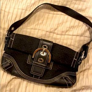 Gently used, COACH - Black with signature logo 🖤